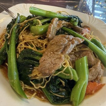 Hing Kee Restaurant - Chinese broccoli beef lo mein - Vietnamese Near Me - Chicago, Illinois