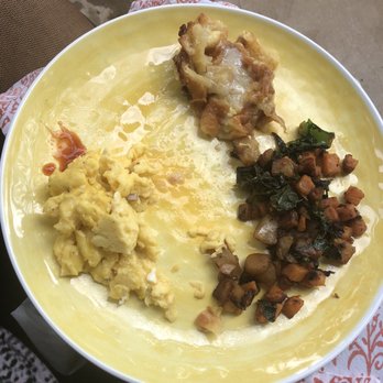 Inn On Lake Granbury - Breakfast brought to our suite - Hotels Near Me - Granbury, Texas