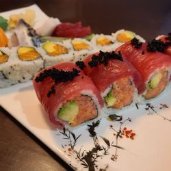 I M Sushi - Sashimi, salmon avocado roll & Spicy Girl