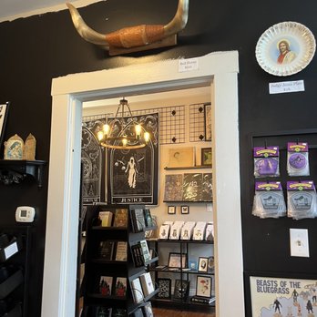 Unorthodox - Interior - Antiques Near Me - Louisville, Kentucky Unorthodox - Interior - Antiques Near Me - Louisville, Kentucky