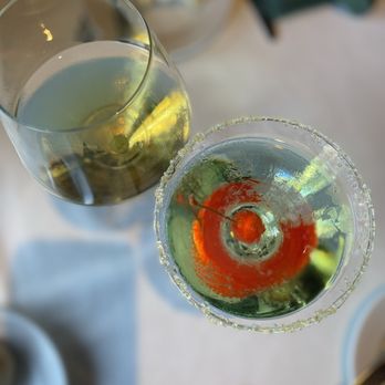 Shadowbrook - apple martini and sauvignon blanc - American Near Me - Capitola, California Shadowbrook - apple martini and sauvignon blanc - American Near Me - Capitola, California