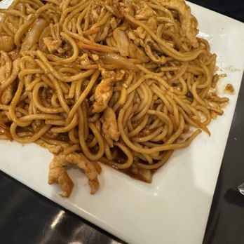 Penguin's Kitchen - Spicy chicken lo mein - Noodles Near Me - Liberty, Missouri Penguin's Kitchen - Spicy chicken lo mein - Noodles Near Me - Liberty, Missouri