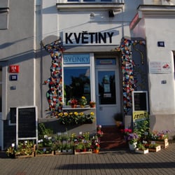 Květiny Maják - Květinářství zvenku