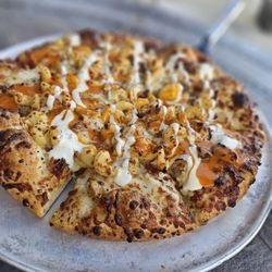 Pinheads & Alley's Alehouse - Mac Daddy Pizza - Medium (8 slices)