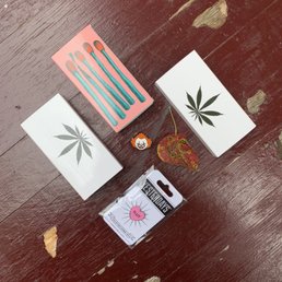 Matches & pins