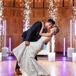 Fretty's DJ, Limousine and Photobooth Service