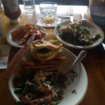 Buzz's - Calamari steak app, Scampi spinach salad, Fresh catch Burger(Marlin) 2 mai tai's and guava/strawberry gelato.... very nice! - Steakhouses Near Me - Kailua, Hawaii