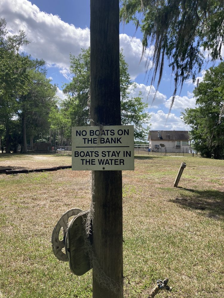 The Dam Pub Logo