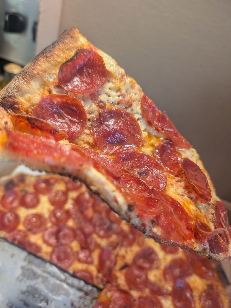 Apizza Heaven Logo