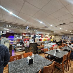 Rio Restaurant Pupuseria Salvadoreña - Inside