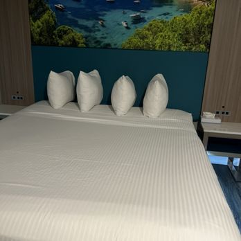 Motel Mediteran - Bed - Hotels Near Me - Escondido, California Motel Mediteran - Bed - Hotels Near Me - Escondido, California