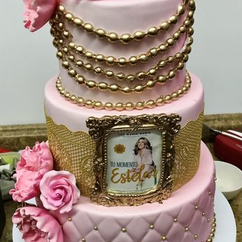 Marissa's Cake - Fondant Flower Cake - Desserts Near Me - Downey, California