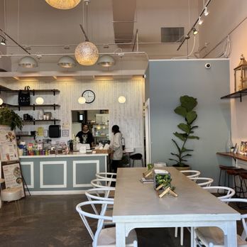 ALO Cafe Hawaii - Great ambiance. - Juice Bars & Smoothies Near Me - Honolulu, Hawaii ALO Cafe Hawaii - Great ambiance. - Juice Bars & Smoothies Near Me - Honolulu, Hawaii