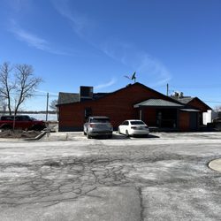Driftwood Bar & Grill - The outside