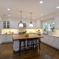 Majestic Kitchens & Baths - Majestic Kitchens & Baths designer Roberto Leira. Cabico Cabinetry.
