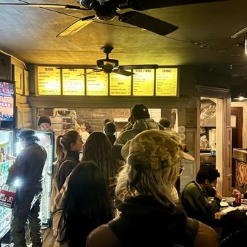 Best Pizza - Bustling interior - Pizza Near Me - Brooklyn, New York Best Pizza - Bustling interior - Pizza Near Me - Brooklyn, New York