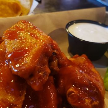 Hudson Grille- Tucker - Makers Mark Chicken wings - Sports Bars Near Me - Tucker, Georgia