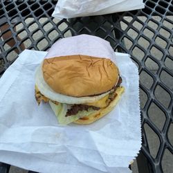 Smash cheeseburger
