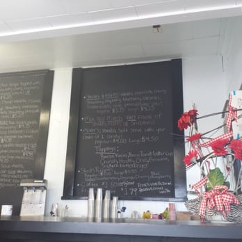 Molly Moos - The menu - Ice Cream & Frozen Yogurt Near Me - St. Ignace, Michigan