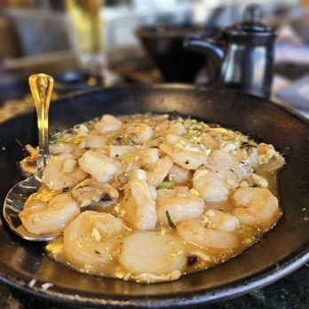 P.F. Chang's - Shrimp with Lobster Sauce(Chopped black beans, mushrooms, egg, green onion). - Chinese Near Me - Long Beach, California P.F. Chang's - Shrimp with Lobster Sauce(Chopped black beans, mushrooms, egg, green onion). - Chinese Near Me - Long Beach, California