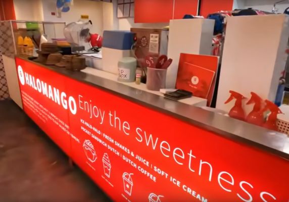 Halomango beach by null