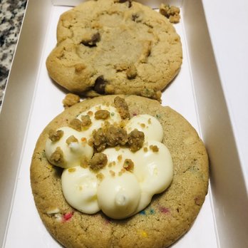 Crumbl - Alamo Ranch - Cake batter and chocolate chip - Bakeries Near Me - San Antonio, Texas