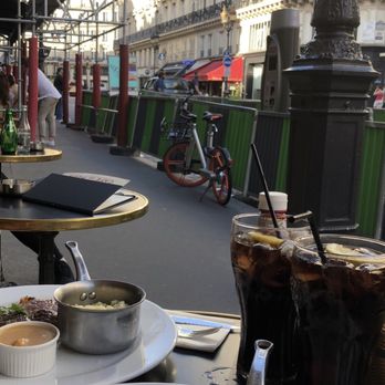 Café de Paris - Sirloin Steak, Mushroom Sauce & Mashed Potatoes - Brasseries Near Me - Paris, 75 Café de Paris - Sirloin Steak, Mushroom Sauce & Mashed Potatoes - Brasseries Near Me - Paris, 75