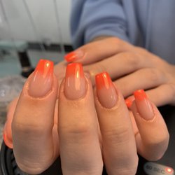 Laura Nail Salon - Ombré nails
