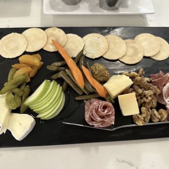 Fizz Champagne & Bubbles Bar - Charcuterie board - Champagne Bars Near Me - Sacramento, California