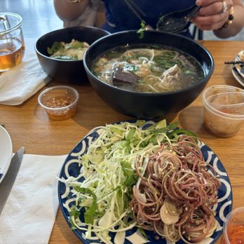 MIU Cafe - Vietnamese Near Me - Manchester, New Hampshire