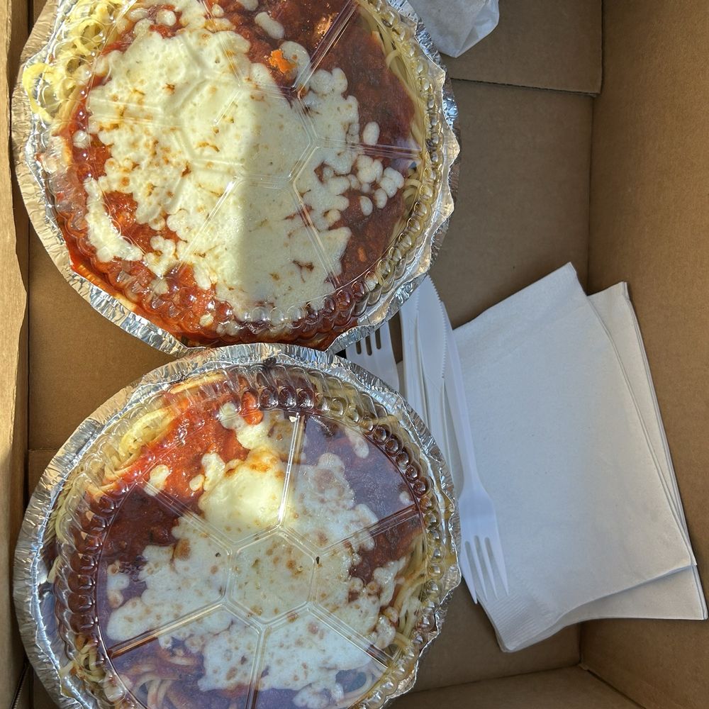 Dominguez Pizza - Spaghetti Dinner Side salad with a garlic bread - Pizza Near Me - Long Beach, California Dominguez Pizza - Spaghetti Dinner Side salad with a garlic bread - Pizza Near Me - Long Beach, California