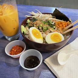 Tokyo Tonkotsu Bowl and an Iced Thai Tea