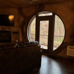 Eureka Springs Treehouses - Door to private patio