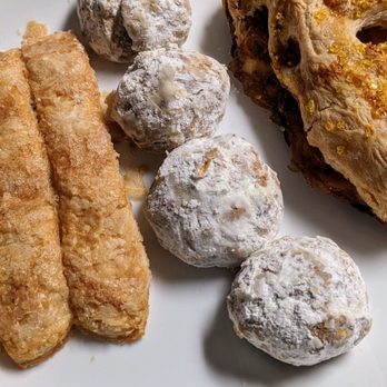 Lamber Chinese Bakery - Pastry Assortment; puff pastries, wedding cookies, apple turnover - Bakeries Near Me - Chula Vista, California Lamber Chinese Bakery - Pastry Assortment; puff pastries, wedding cookies, apple turnover - Bakeries Near Me - Chula Vista, California