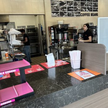 Dunkin' - Donuts Near Me - Baldwin Park, California