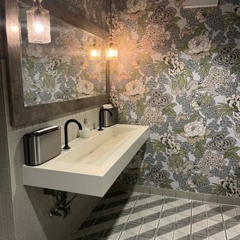 etta - Bucktown - Woman's Restroom, love the wallpaper! - Pizza Near Me - Chicago, Illinois etta - Bucktown - Woman's Restroom, love the wallpaper! - Pizza Near Me - Chicago, Illinois