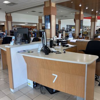 Livermore Toyota - Inside service area - Car Dealers Near Me - Livermore, California