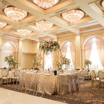 Harutyunyan Events - My reception looked spectacular! I LOVED the alternating tables idea Hovik came up with. - Wedding Planning Near Me Harutyunyan Events - My reception looked spectacular! I LOVED the alternating tables idea Hovik came up with. - Wedding Planning Near Me
