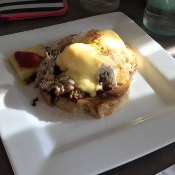 Moena Café - Crab Benedict - Cafes Near Me - Honolulu, Hawaii Moena Café - Crab Benedict - Cafes Near Me - Honolulu, Hawaii