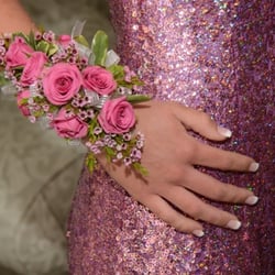 Classy Nails - Model Samantha with Classy nails Pink & White set.