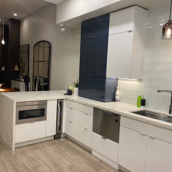 Desert Prestige Designs Kitchen & Bath - Intallation of lower cabinet microwave, wine fridge and coffee bar with elevating door. - Kitchen & Bath Near Me - Glendale, Arizona