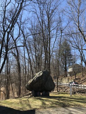 Balanced Rock by null
