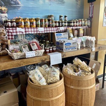 Auntie Em's Deli & Bakery - Delis Near Me - Lawrence, Kansas