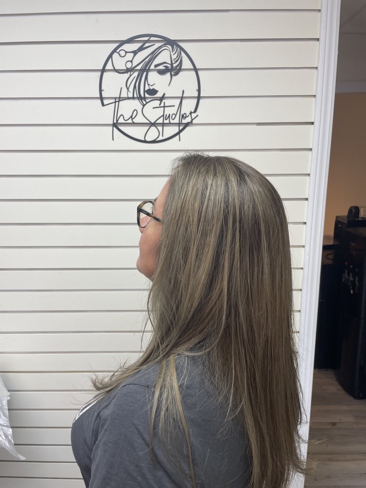 THE STUDIO’S BEAUTY BAR & BOUTIQUE Updated October 2024 51 Photos 102 S Wellwood Ave