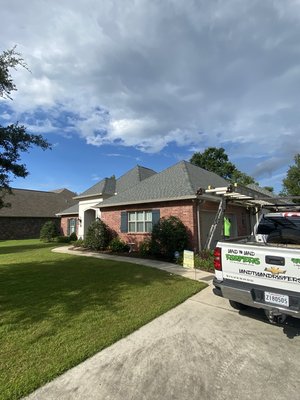 Land To Land Roofers Logo