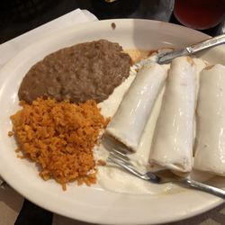 EL TAPATIO Restaurant - Sour cream chicken enchiladas
