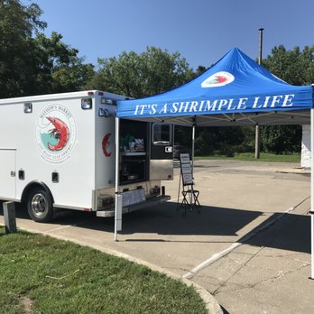 Mayhew's Market - 980 73rd St, Windsor Heights across from Walmart and Sams. - Food Trucks Near Me - Windsor Heights, Iowa Mayhew's Market - 980 73rd St, Windsor Heights across from Walmart and Sams. - Food Trucks Near Me - Windsor Heights, Iowa
