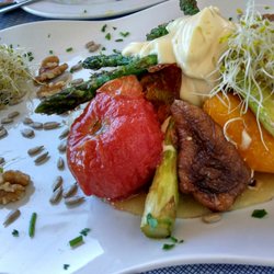 La Mar Salà - Coca de verduras. Enorme ración de verduras. Ala plancha sobre una tortilla de trigo