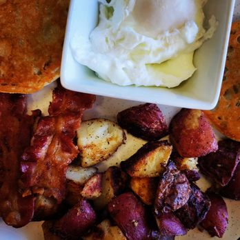 The Rhody Hen Cafe - Breakfast & Brunch Near Me - North Providence, Rhode Island