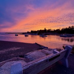 Breakwater Inn - Harbor